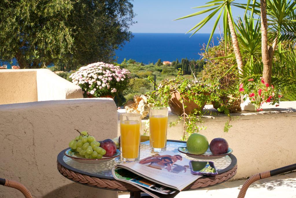 Aparthotel Theodora Lakithra