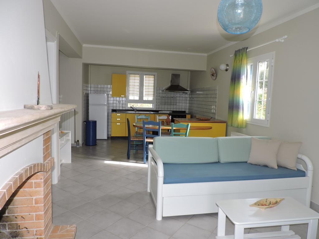 Aparthotel Theodora Lakithra
