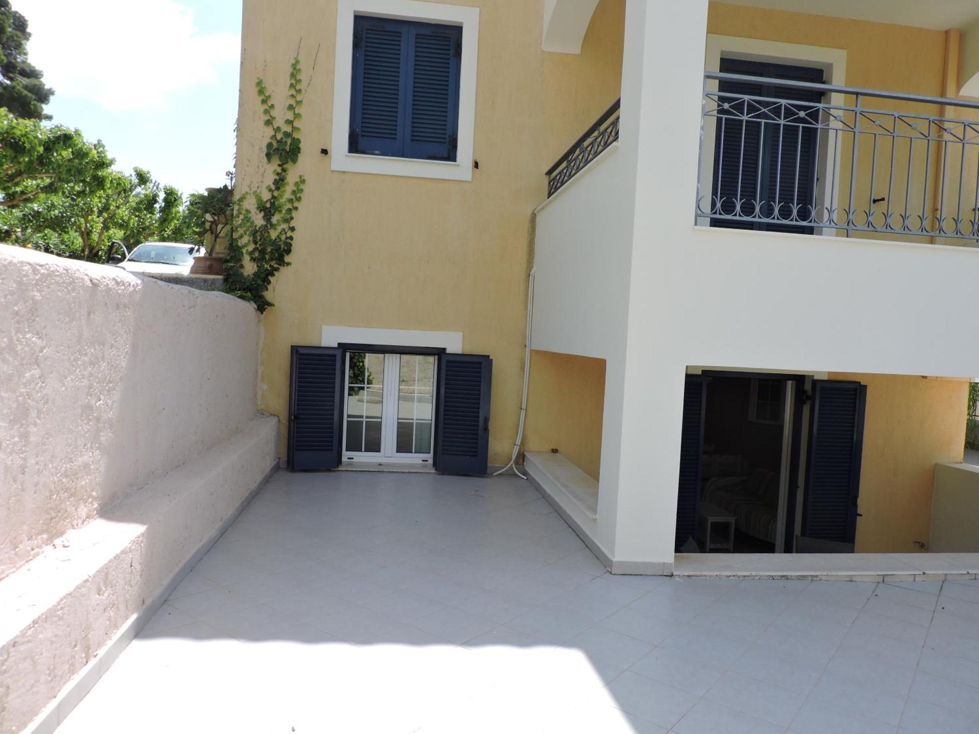 Aparthotel Theodora Lakithra