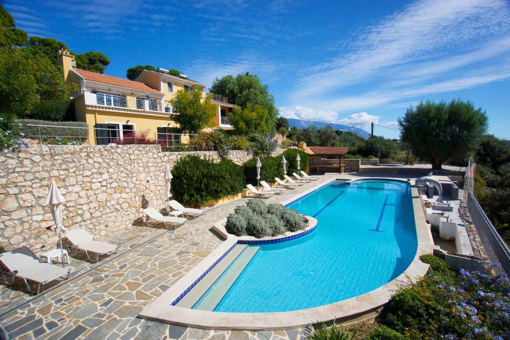 Aparthotel Theodora *