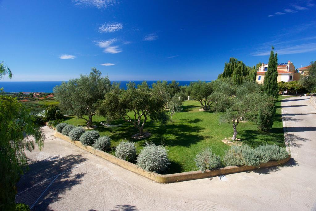 Aparthotel Theodora *