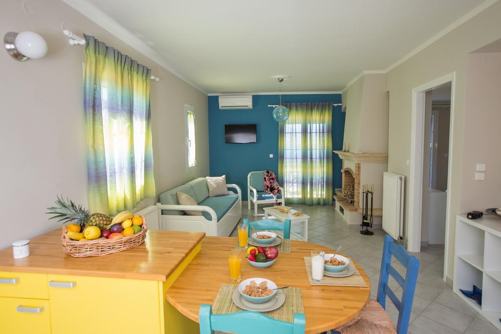 Theodora Aparthotel Lakithra